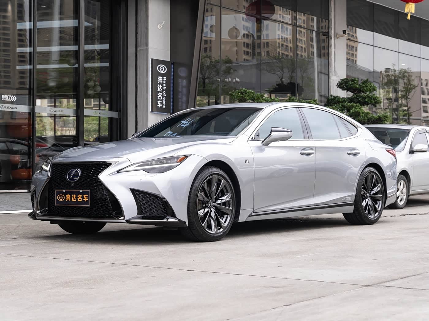 Lexus LS