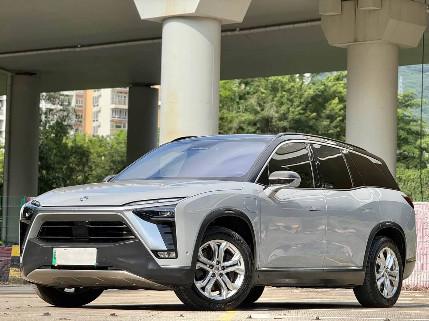 NIO ES8