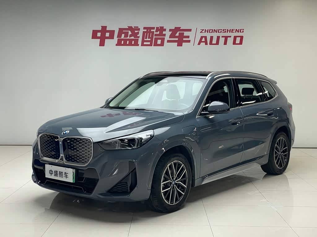 BMW iX1