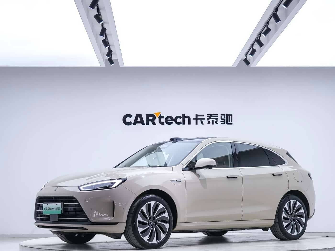 AITO Wenjie AITO M5