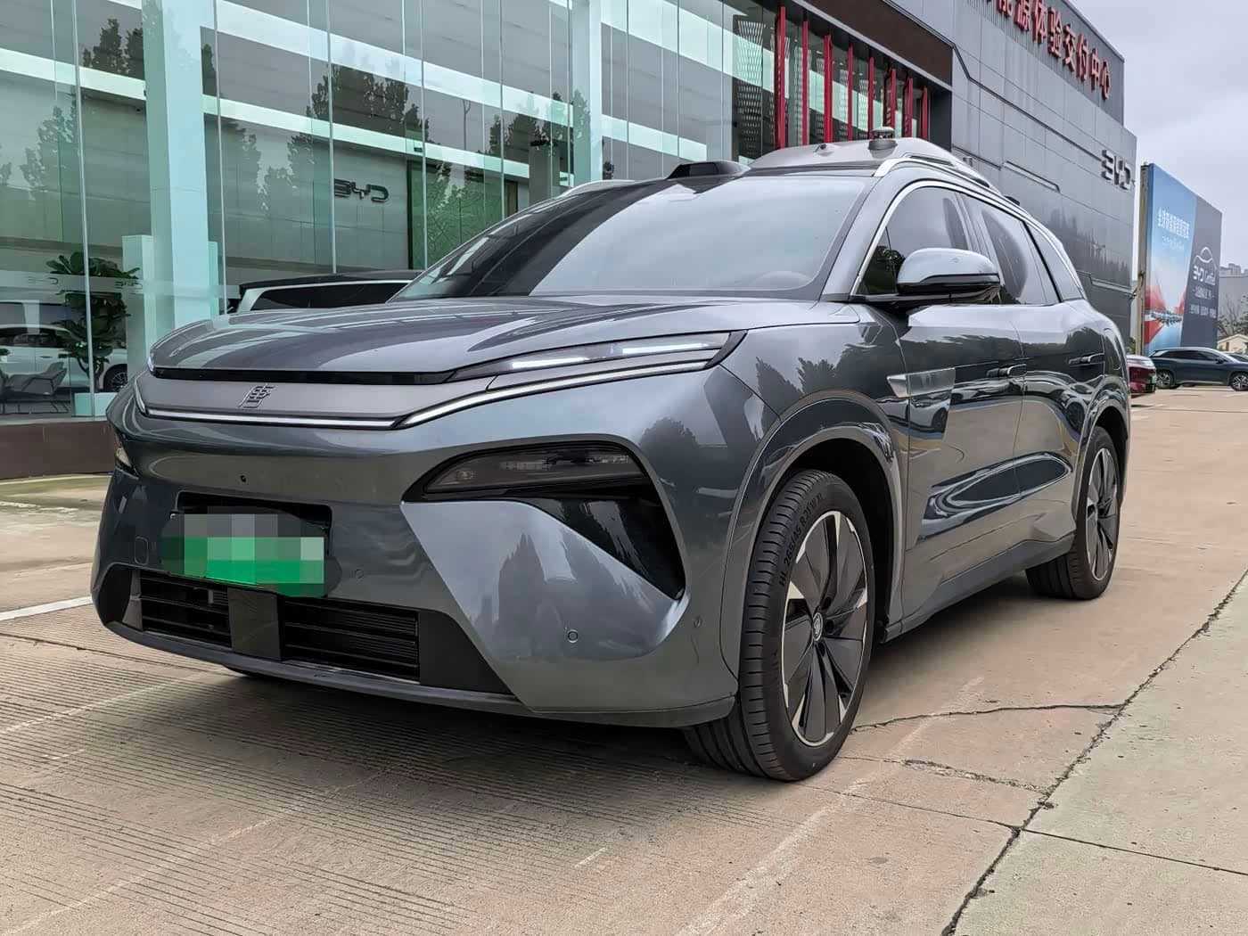 BYD Tang L