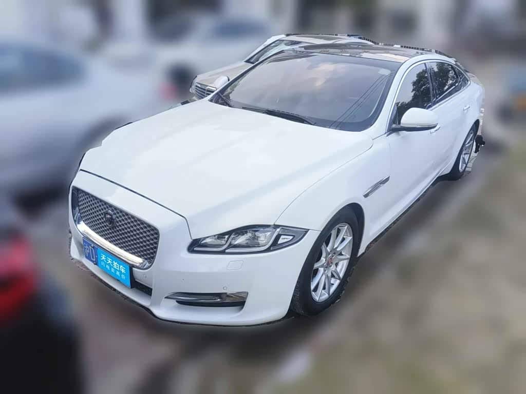 Jaguar XJ