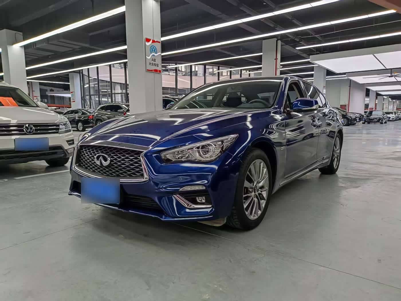 Infiniti Q50L