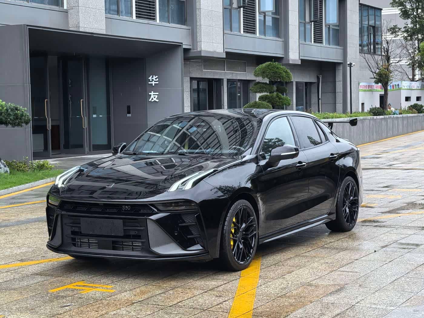 Lynk & Co 03