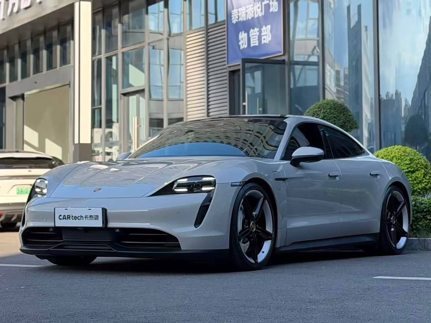 Porsche Taycan