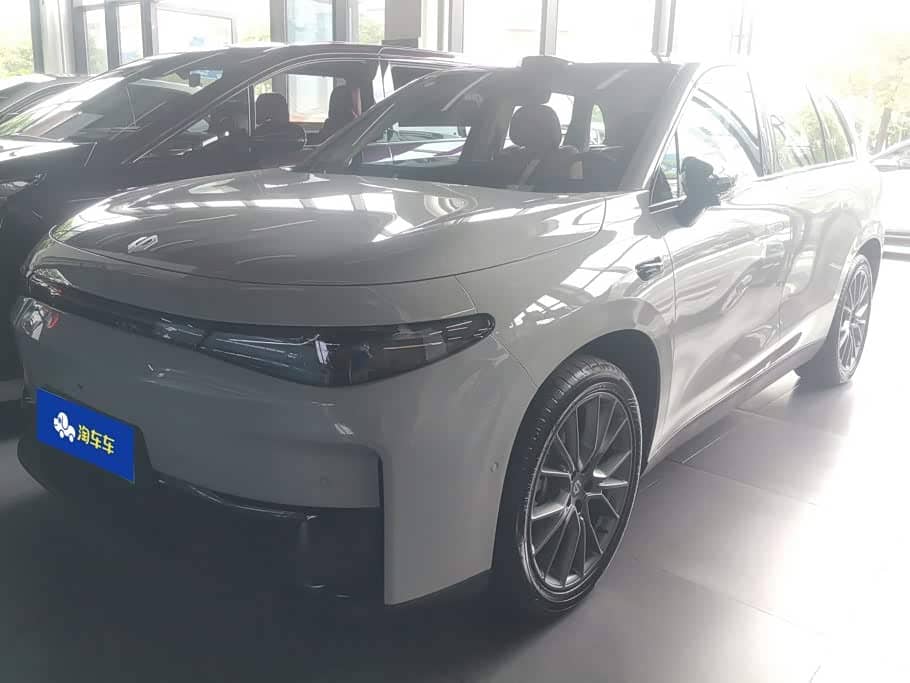 Leapmotor C10