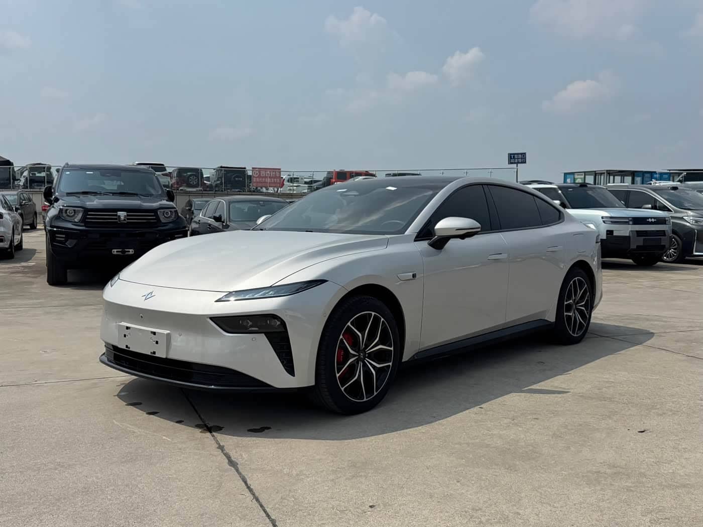 Dongfeng Yipai eπ007