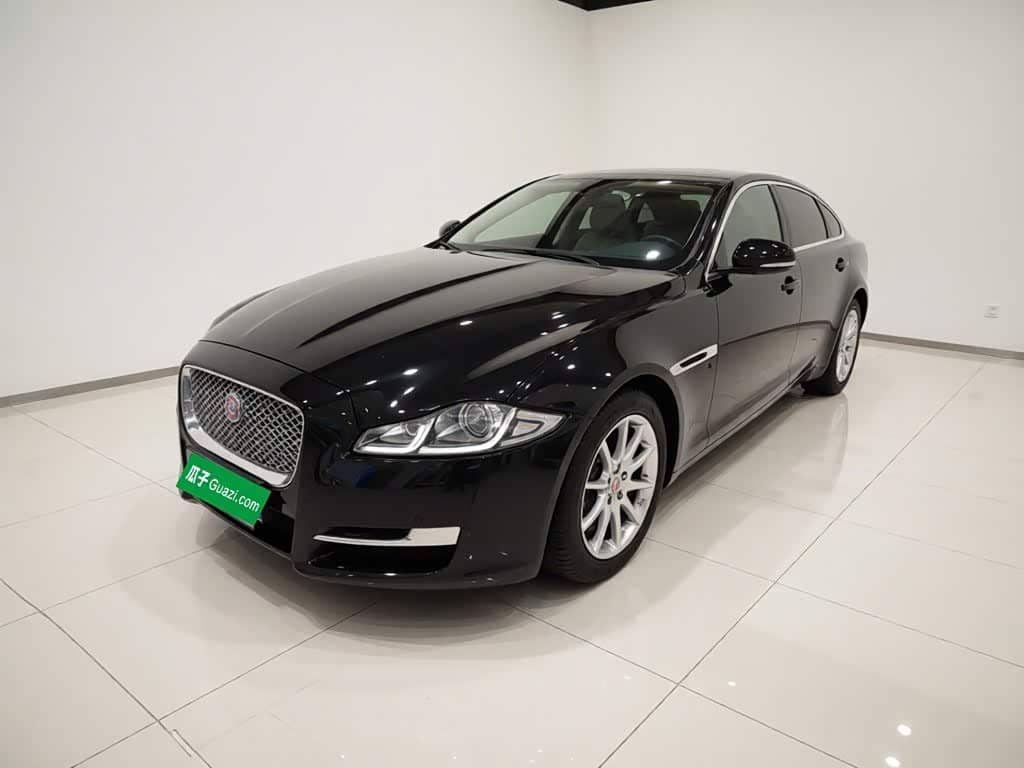 Jaguar XJ