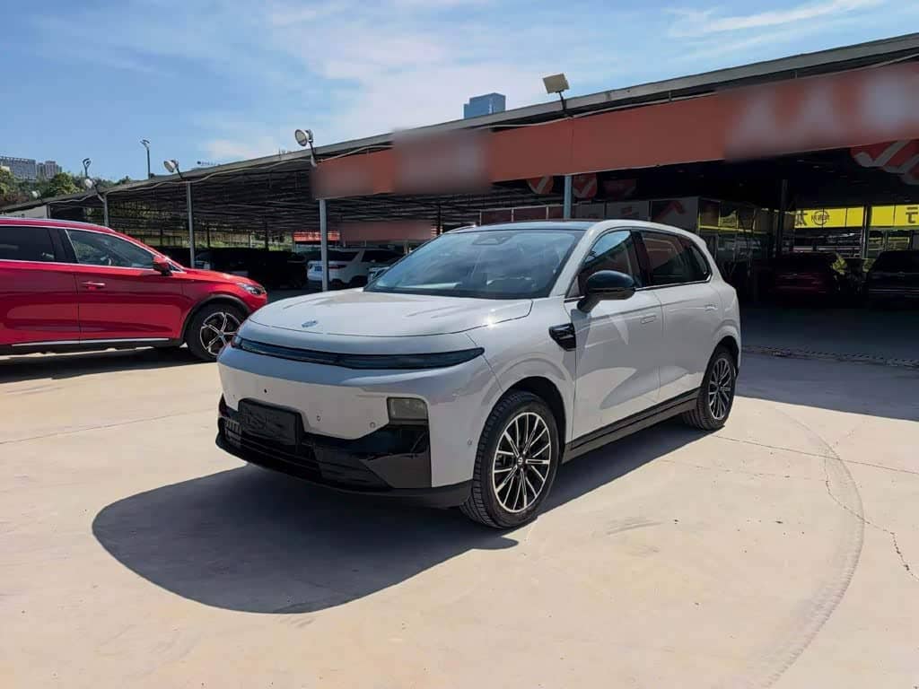 Leapmotor B10