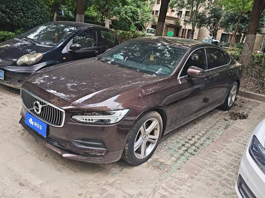 Volvo S90