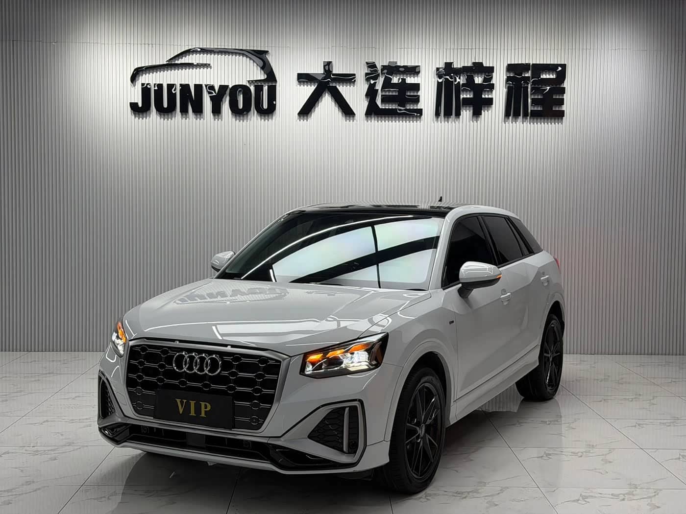 Audi Q2L