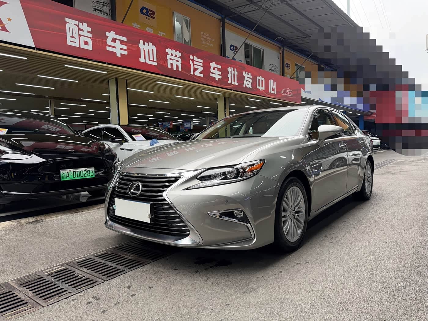 Lexus ES