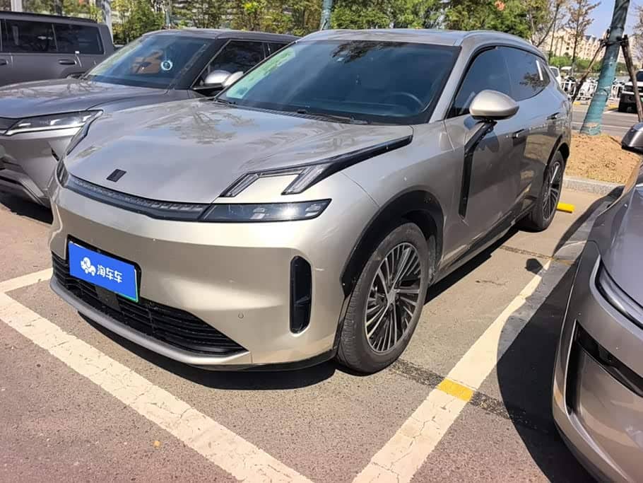 Lynk & Co 08 EM-P