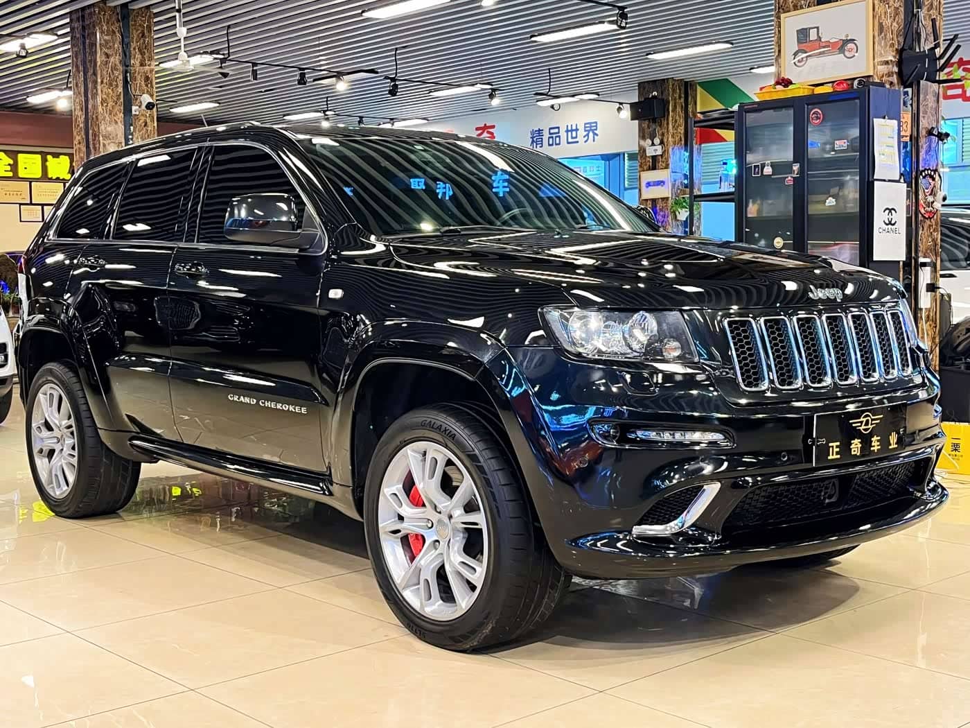 Jeep Grand Cherokee SRT