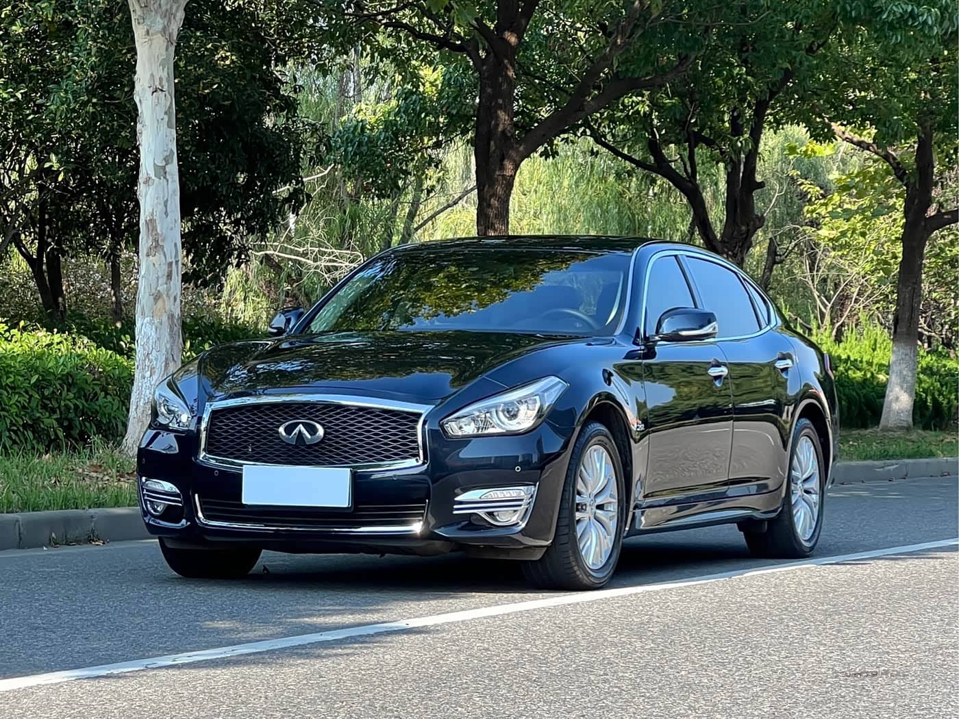 Infiniti Q70