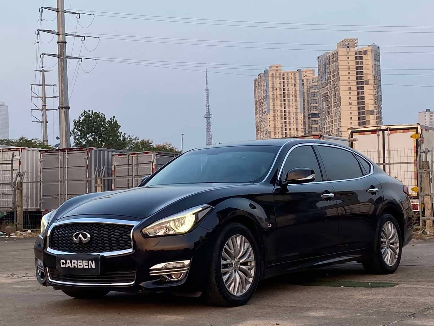 Infiniti Q70