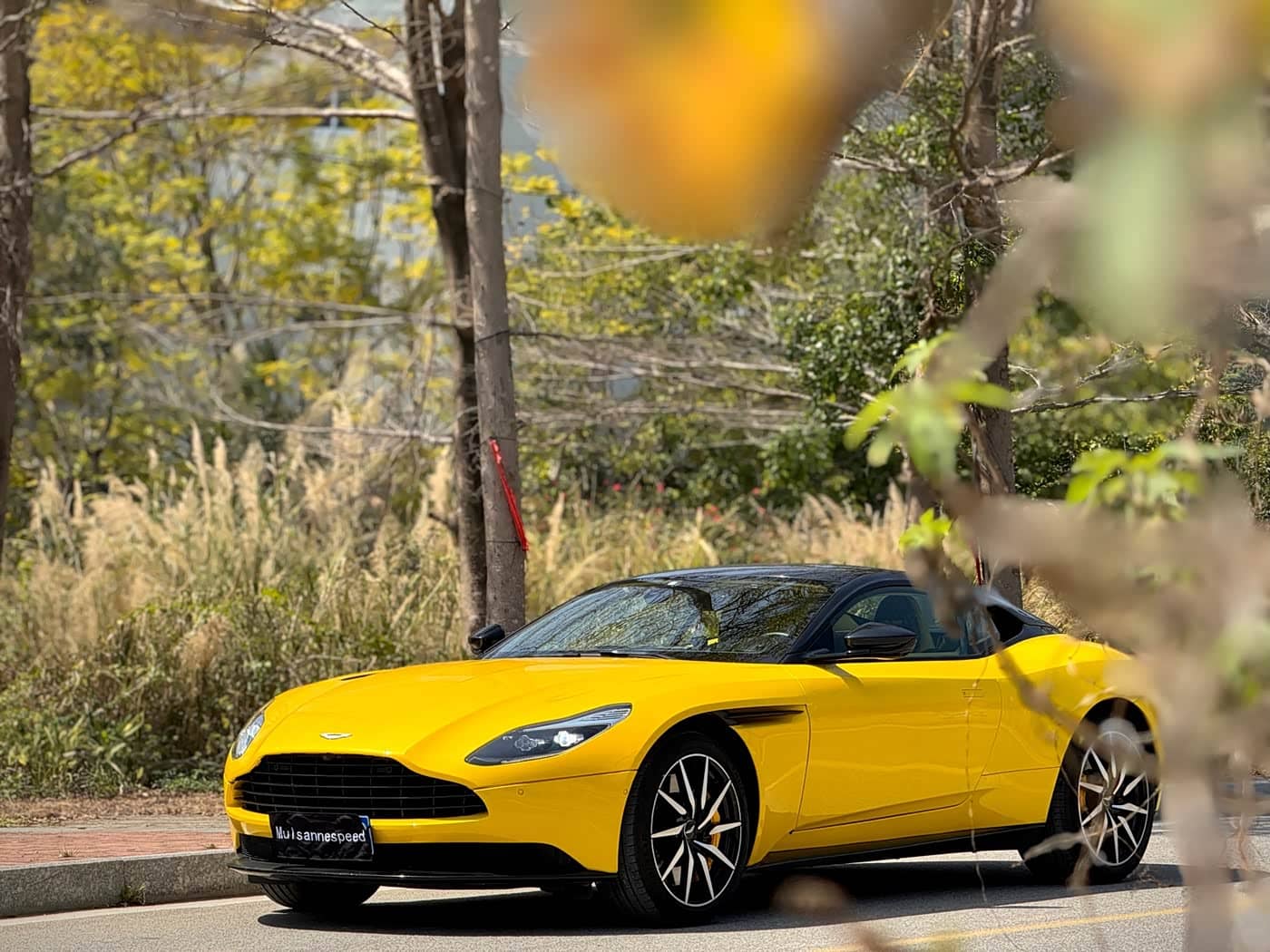 Aston Martin DB11