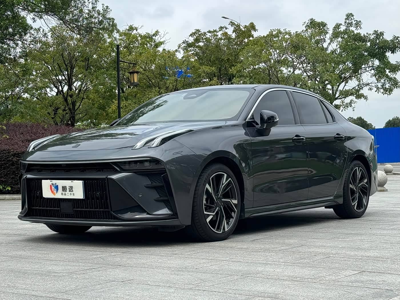 Lynk & Co 03