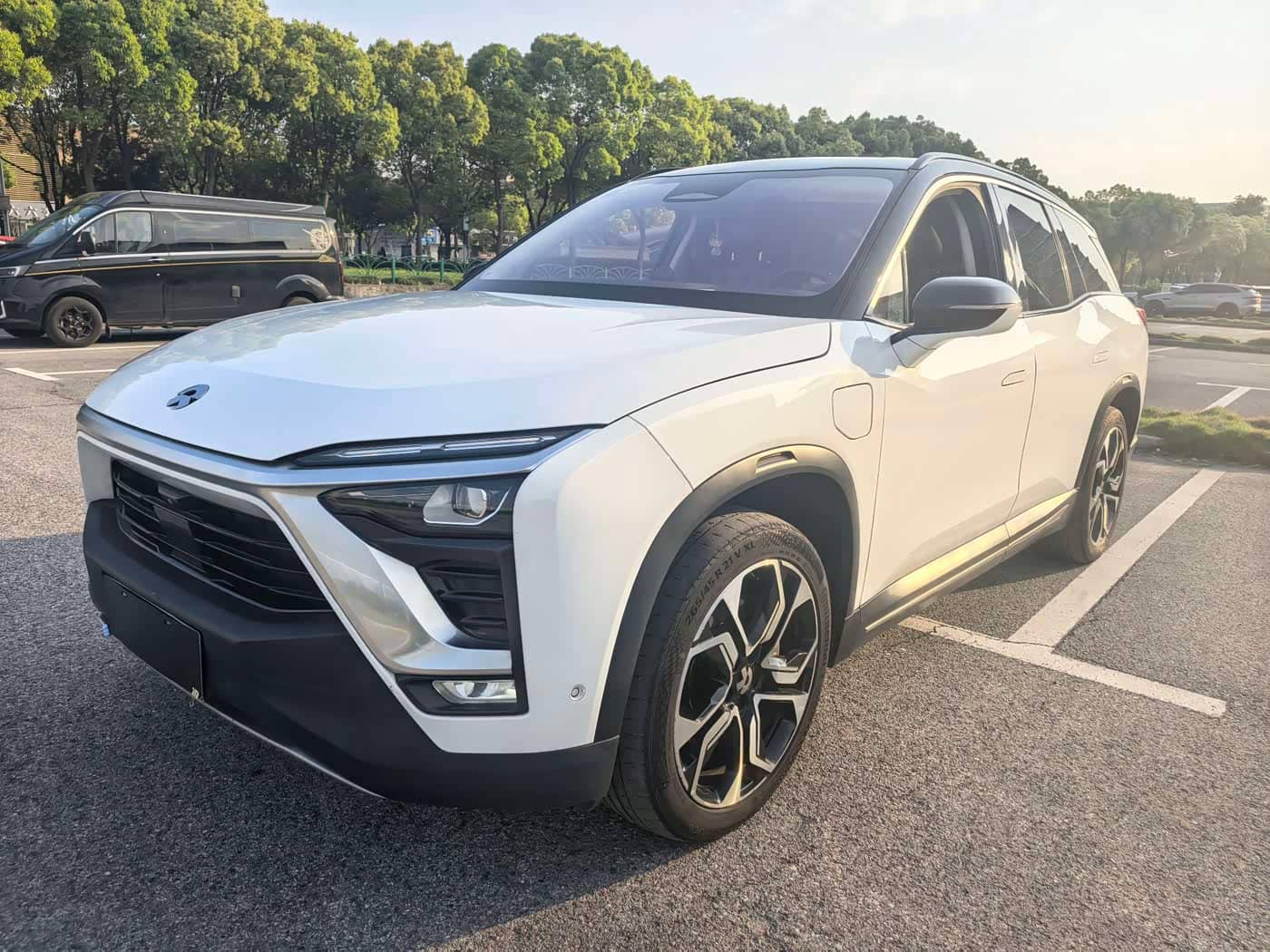 NIO ES8