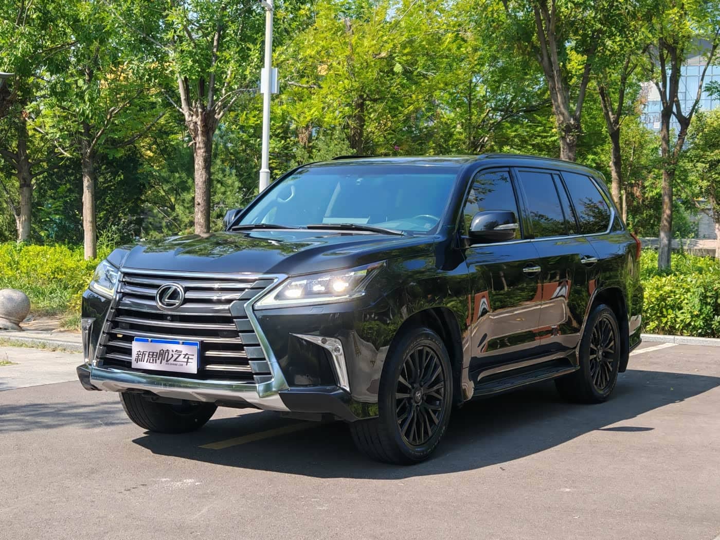 Lexus LX