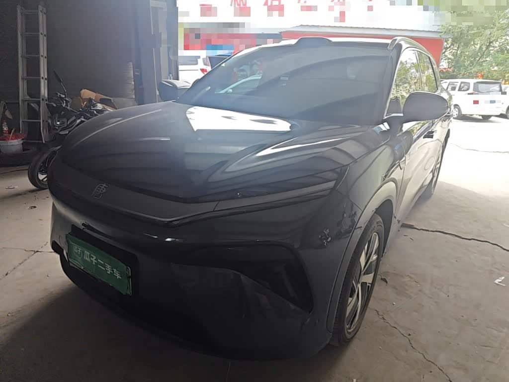 BYD Tang L