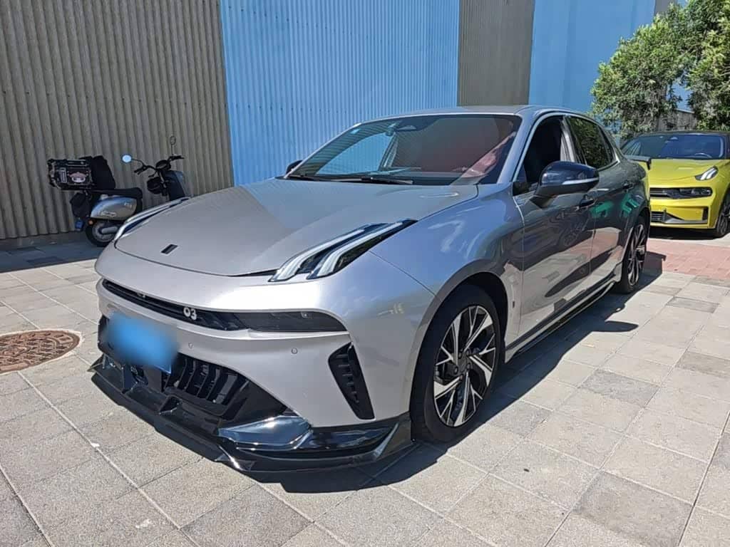 Lynk & Co 03