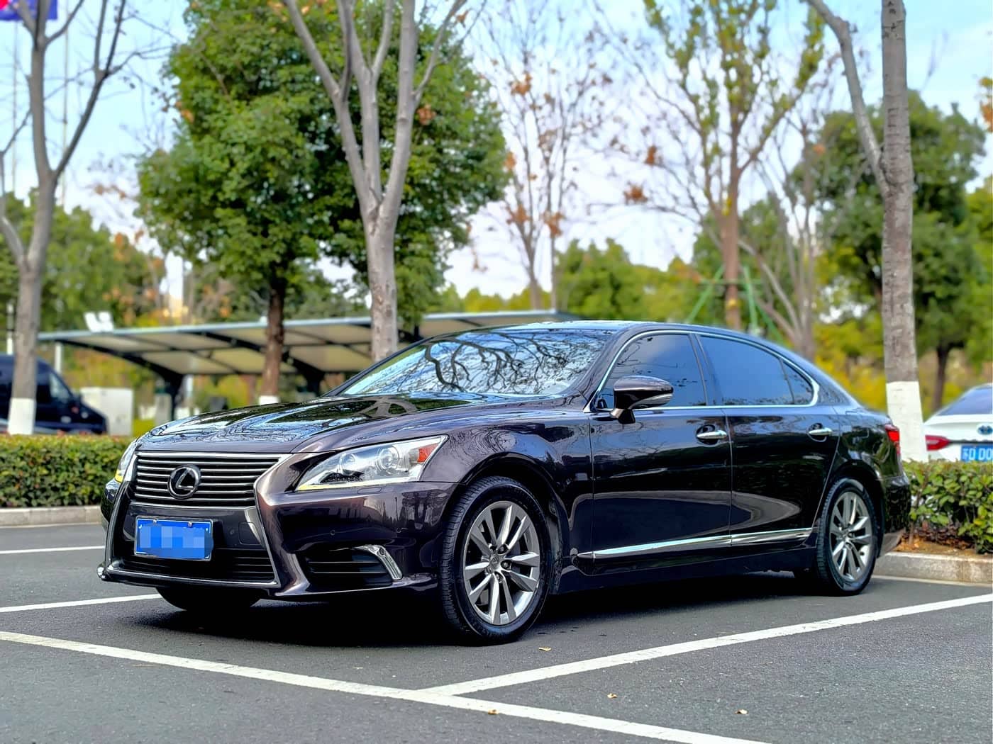 Lexus LS