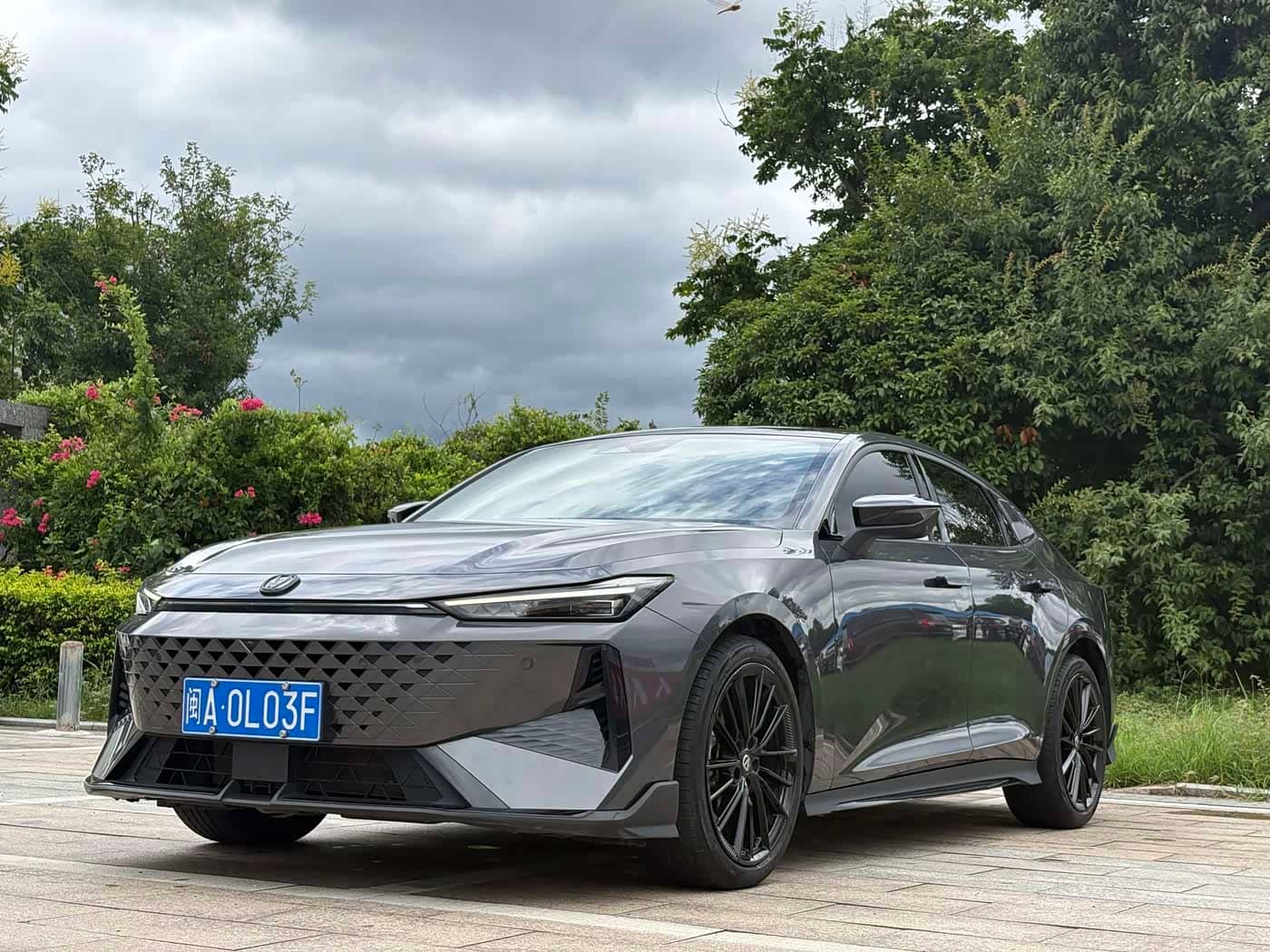 Changan UNI-V