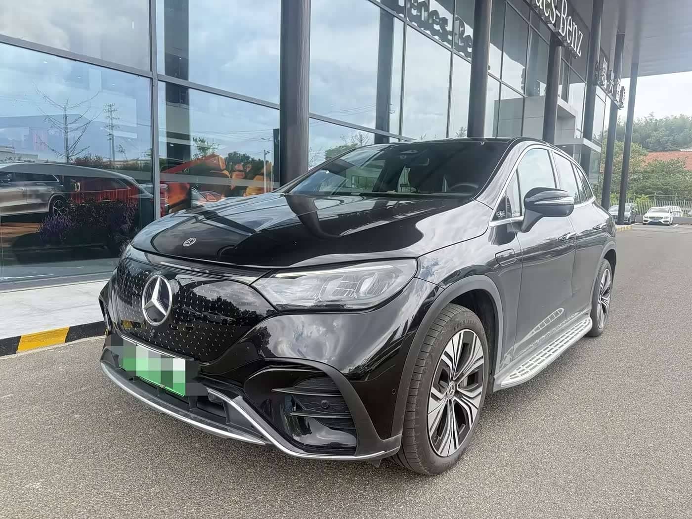Mercedes-Benz EQE SUV