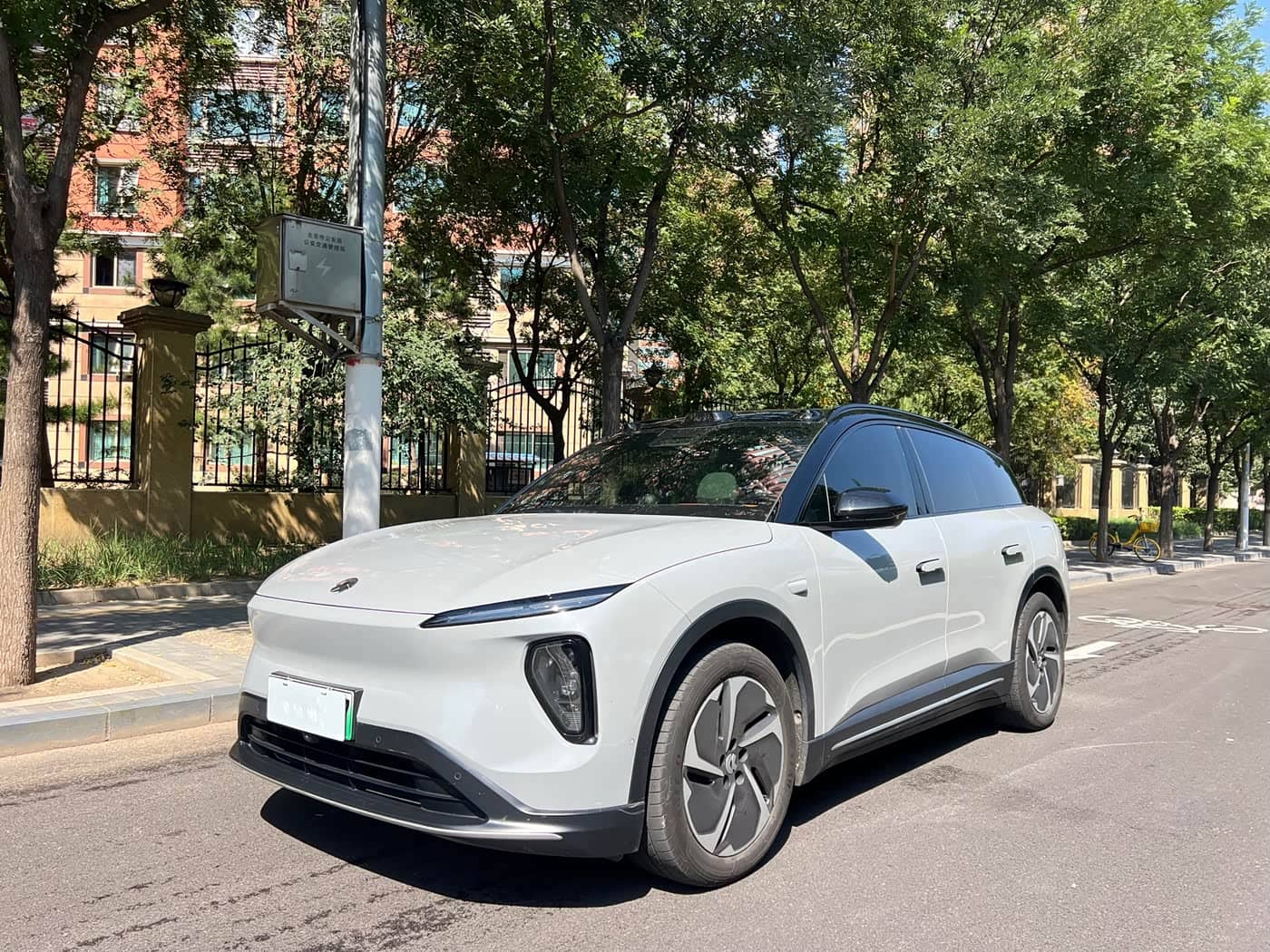 NIO ES6