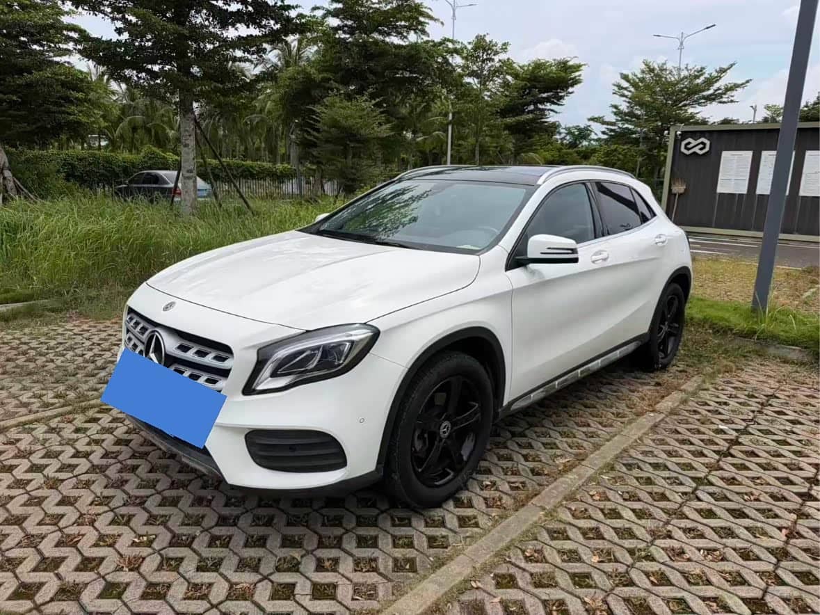 Mercedes-Benz GLA