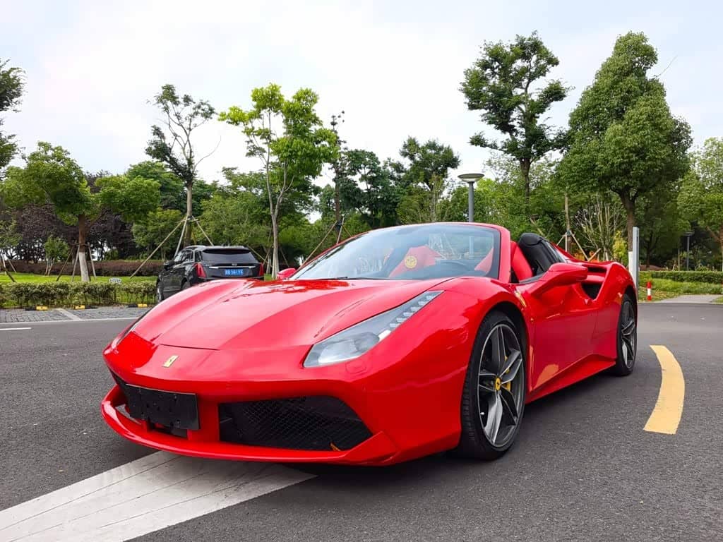 Ferrari 488