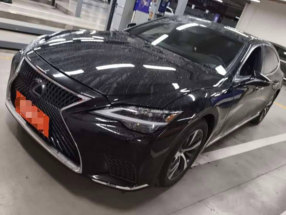 Lexus LS