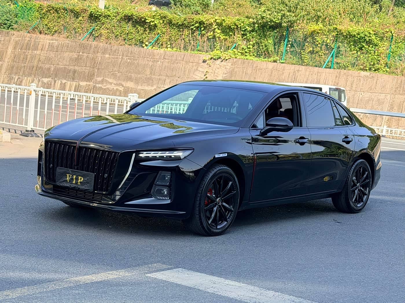 Hongqi H5