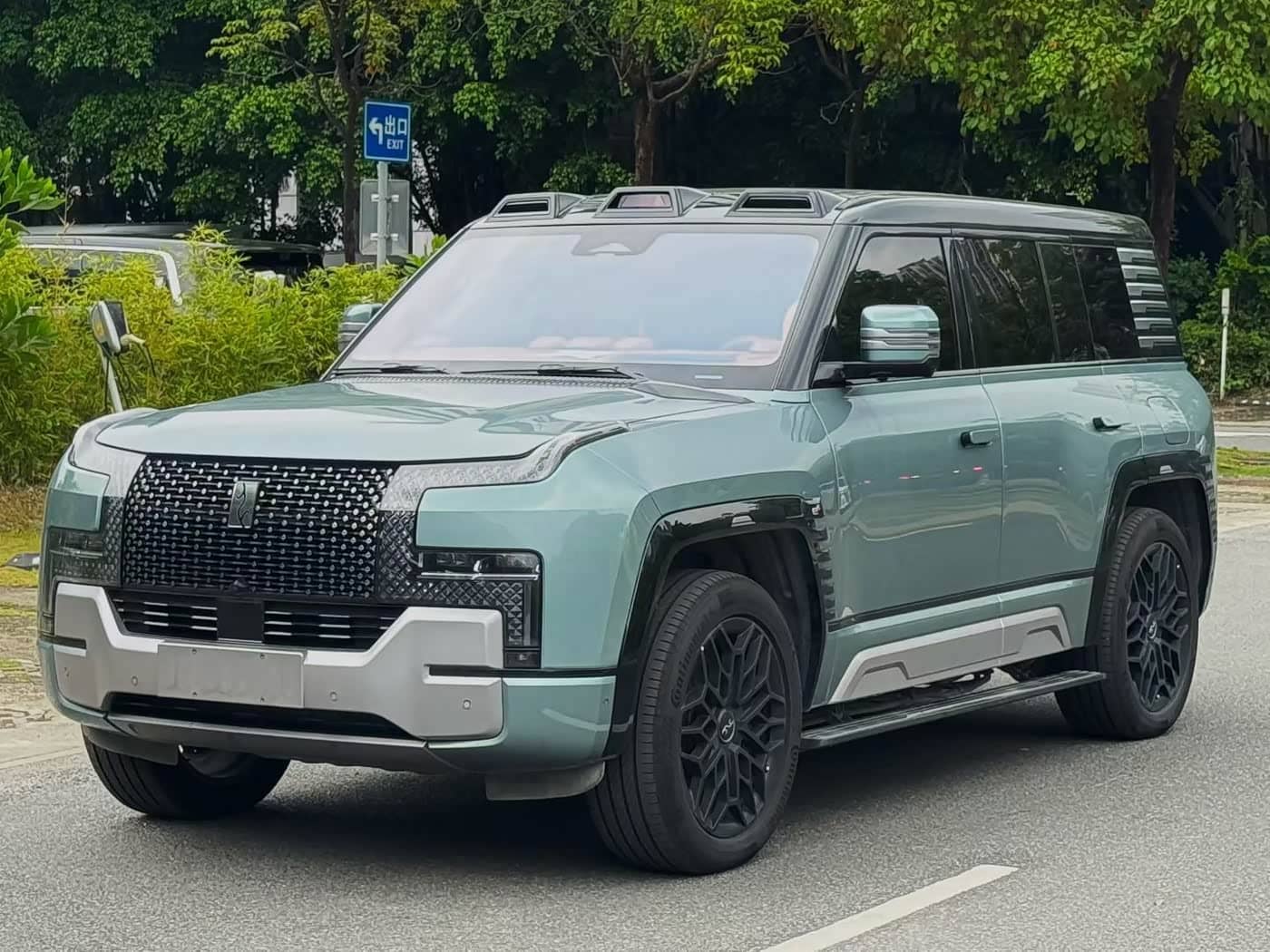 Yangwang U8
