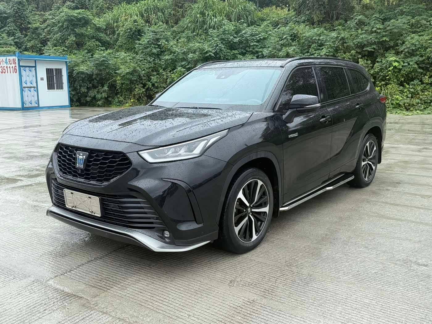 Toyota Crown Kluger
