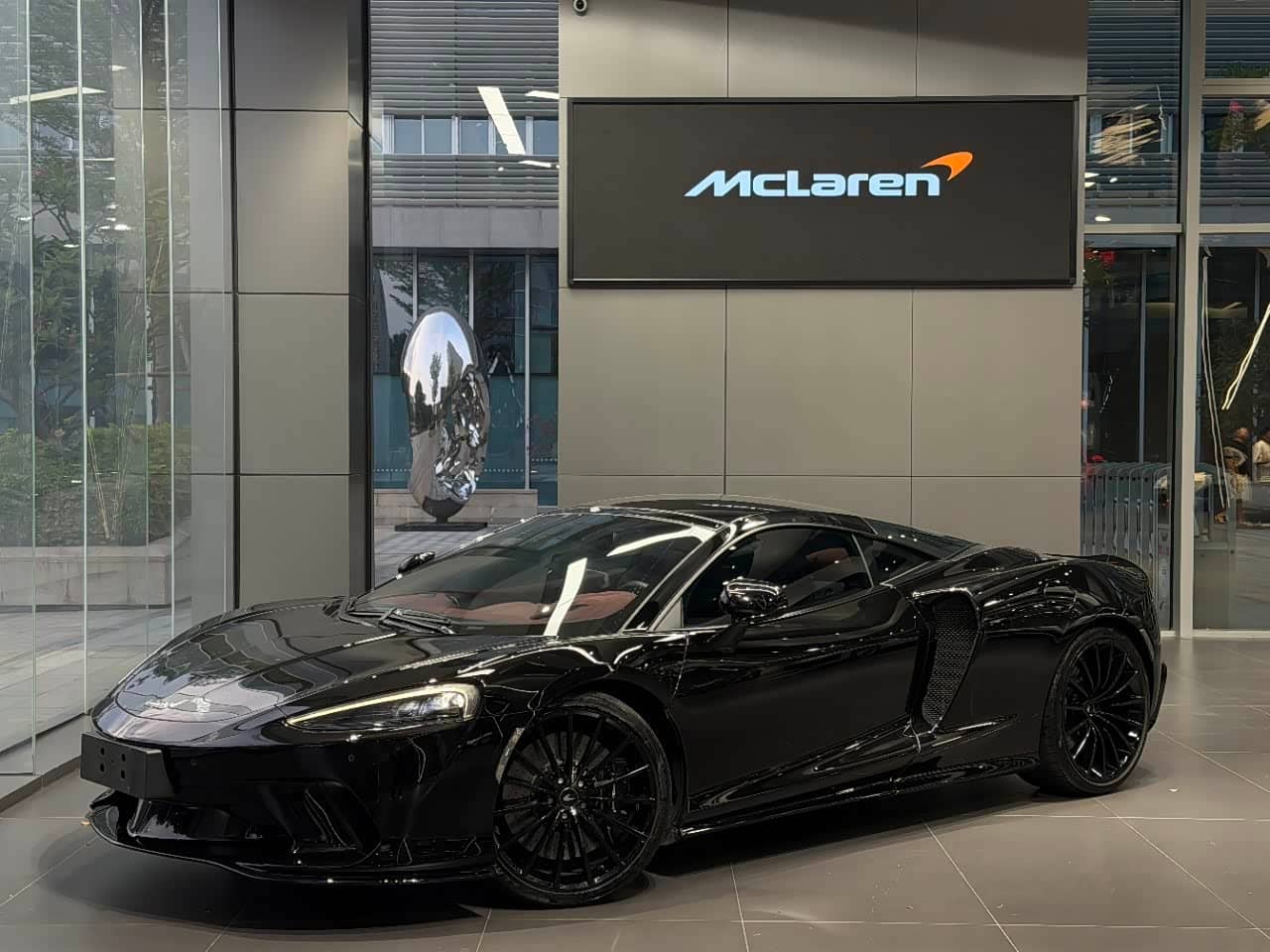 McLaren GT