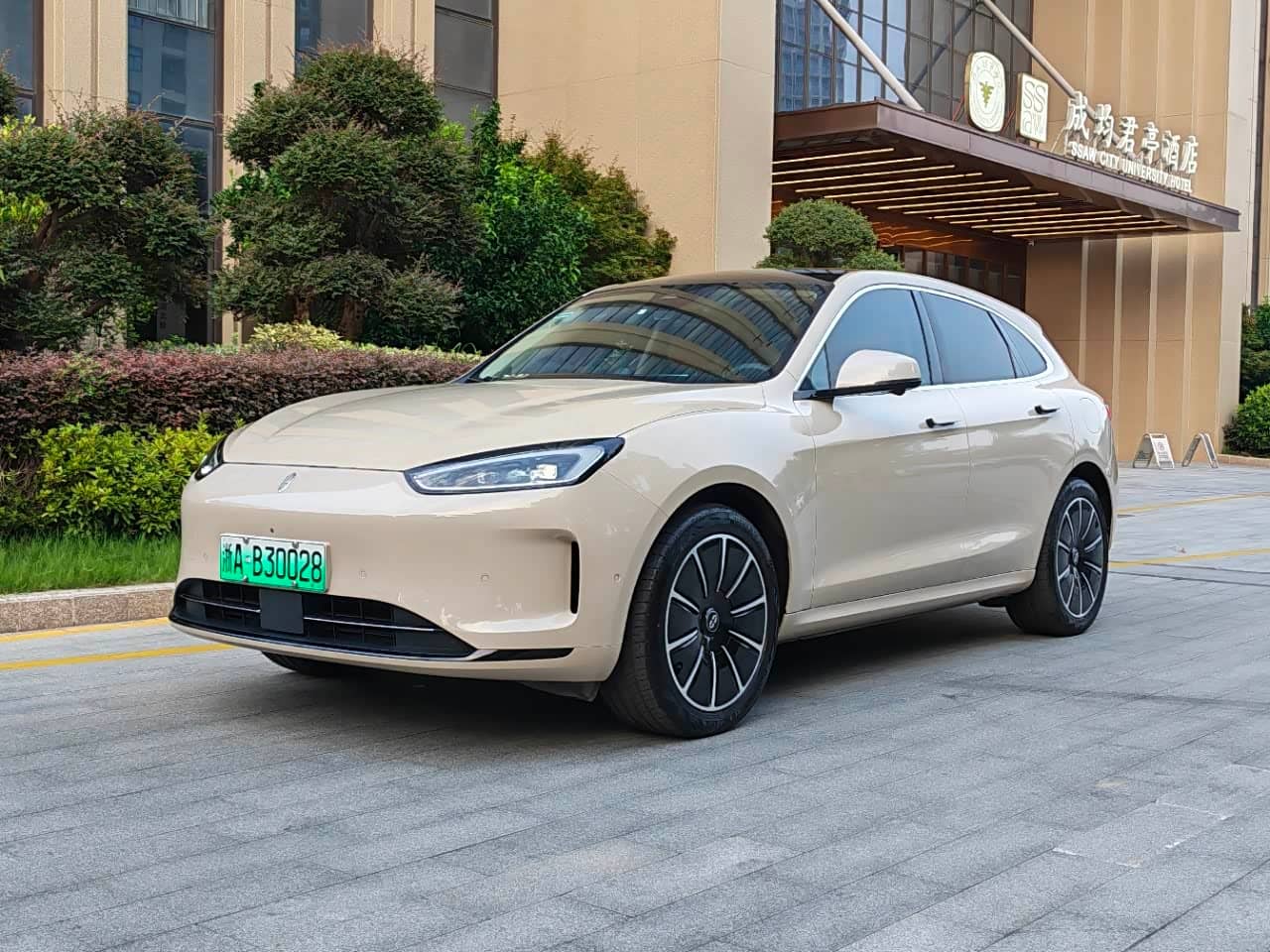 AITO Wenjie AITO M5