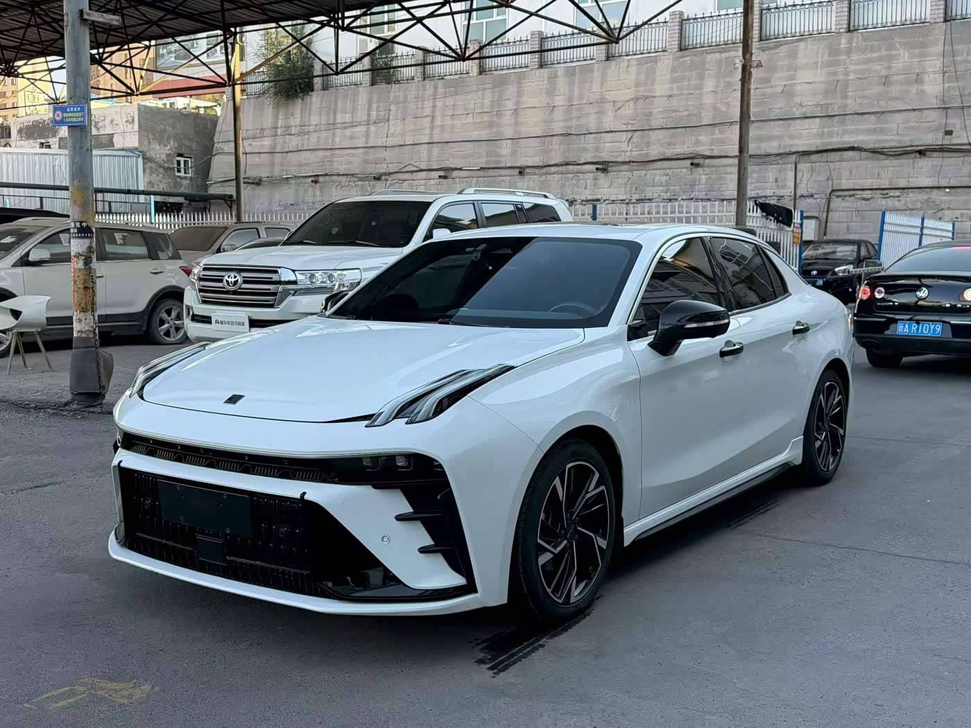 Lynk & Co 03