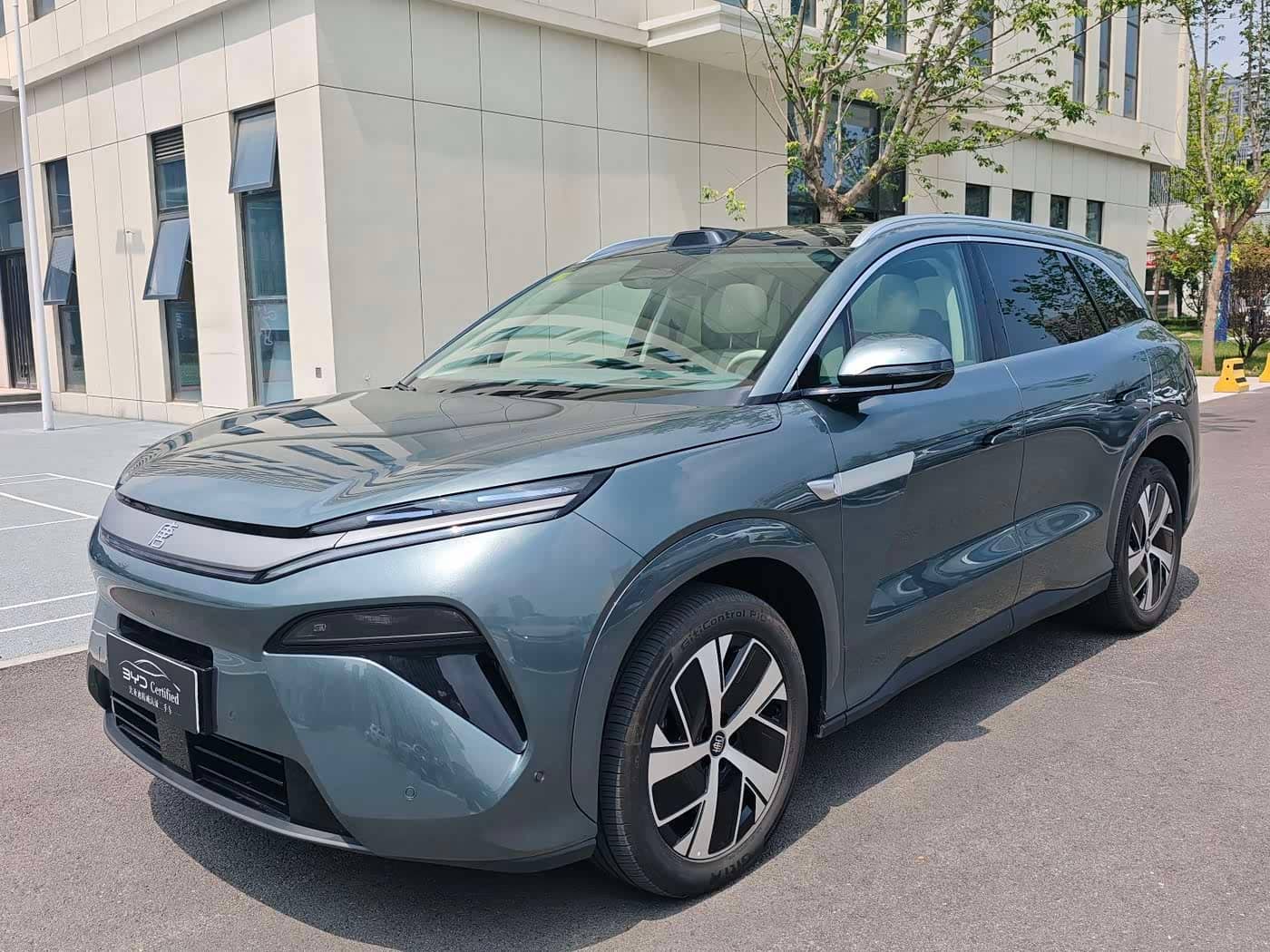 BYD Tang L