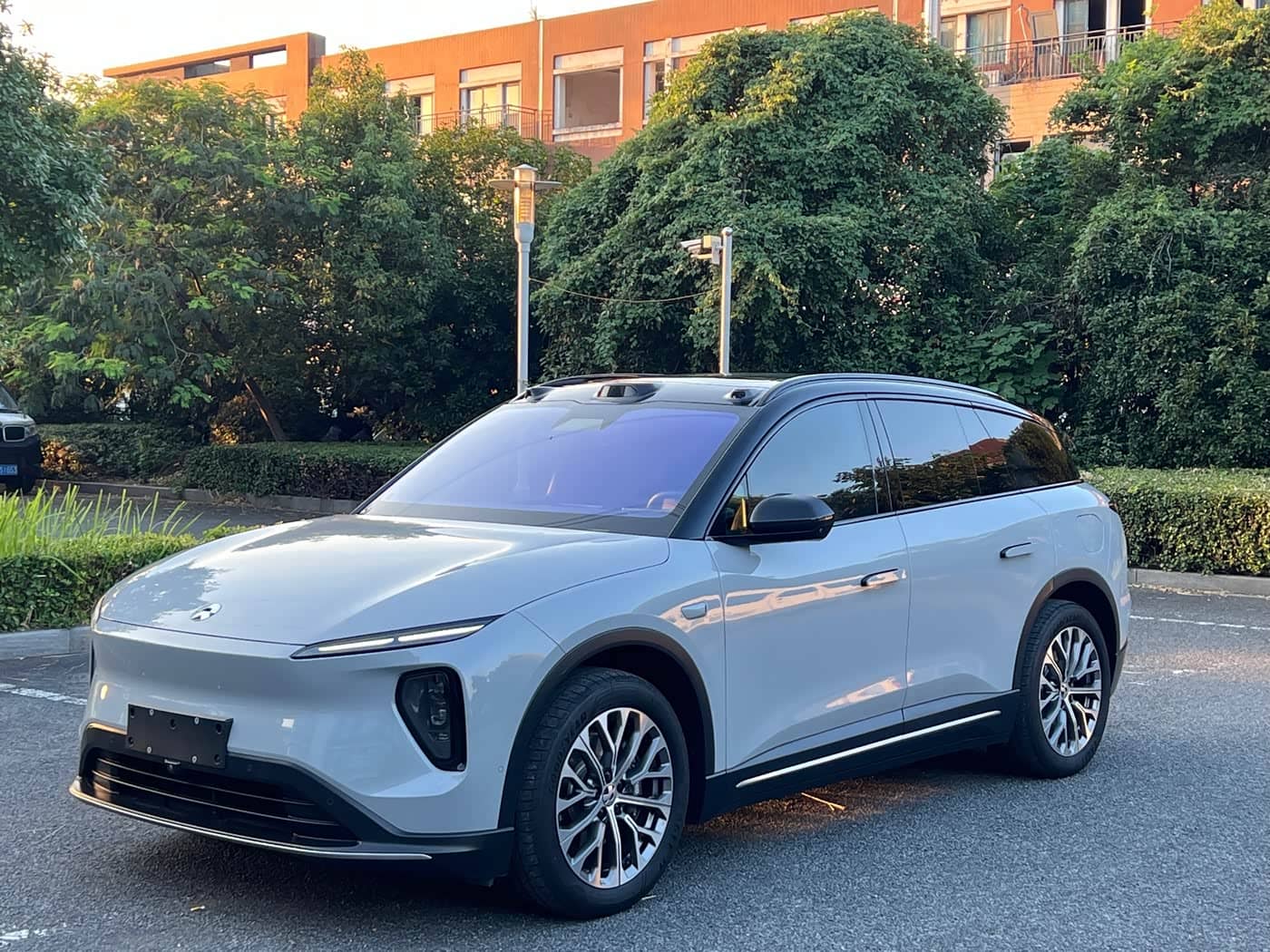 NIO ES6