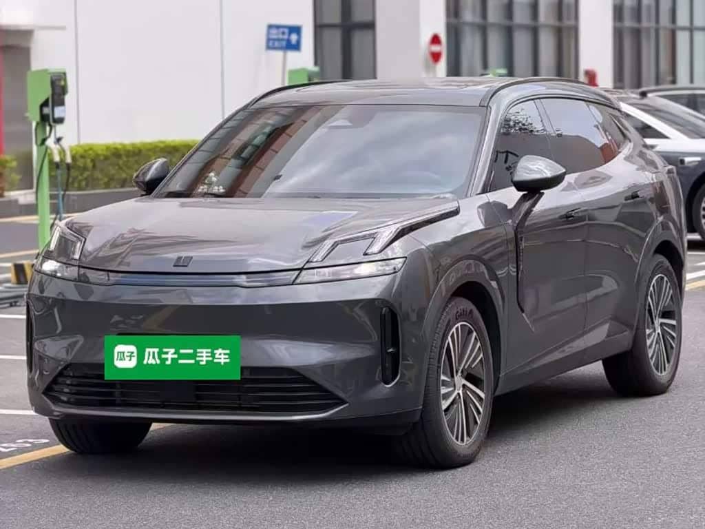 Lynk & Co 08 EM-P