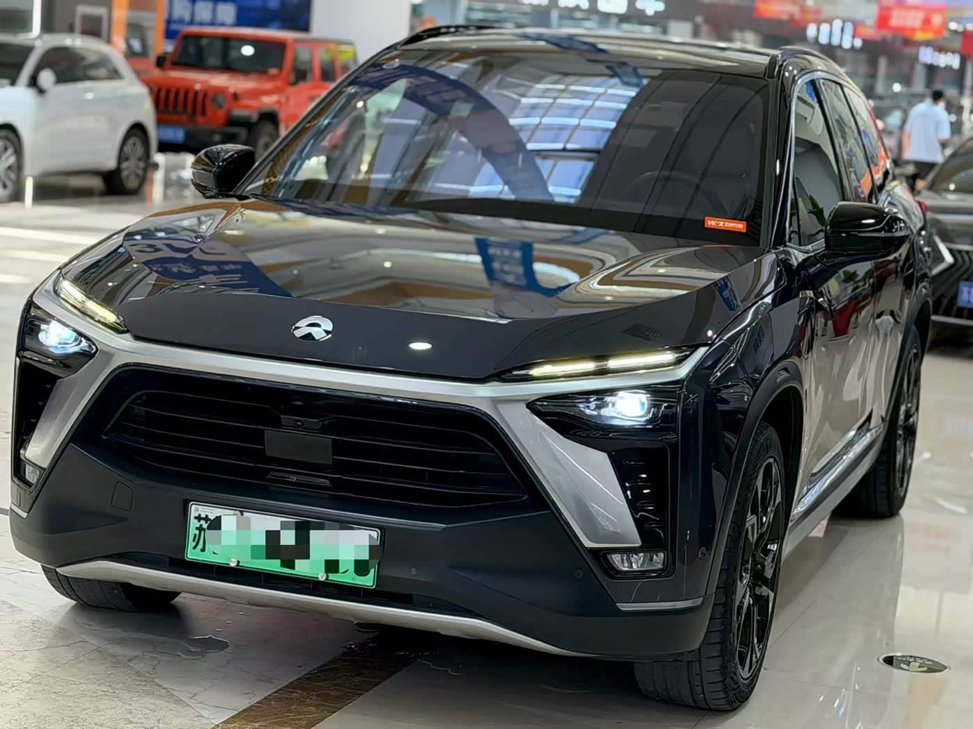 NIO ES8