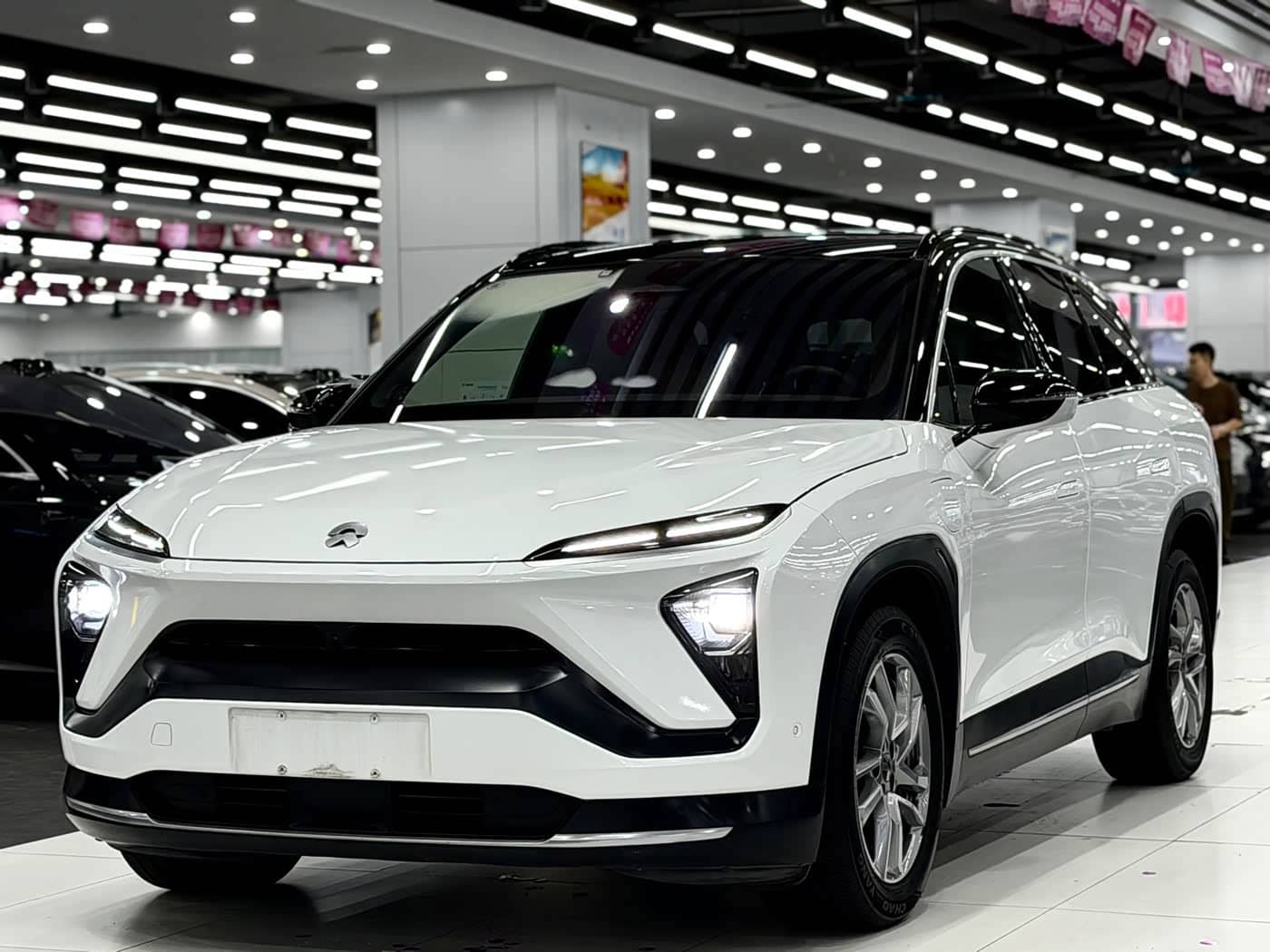 NIO ES6