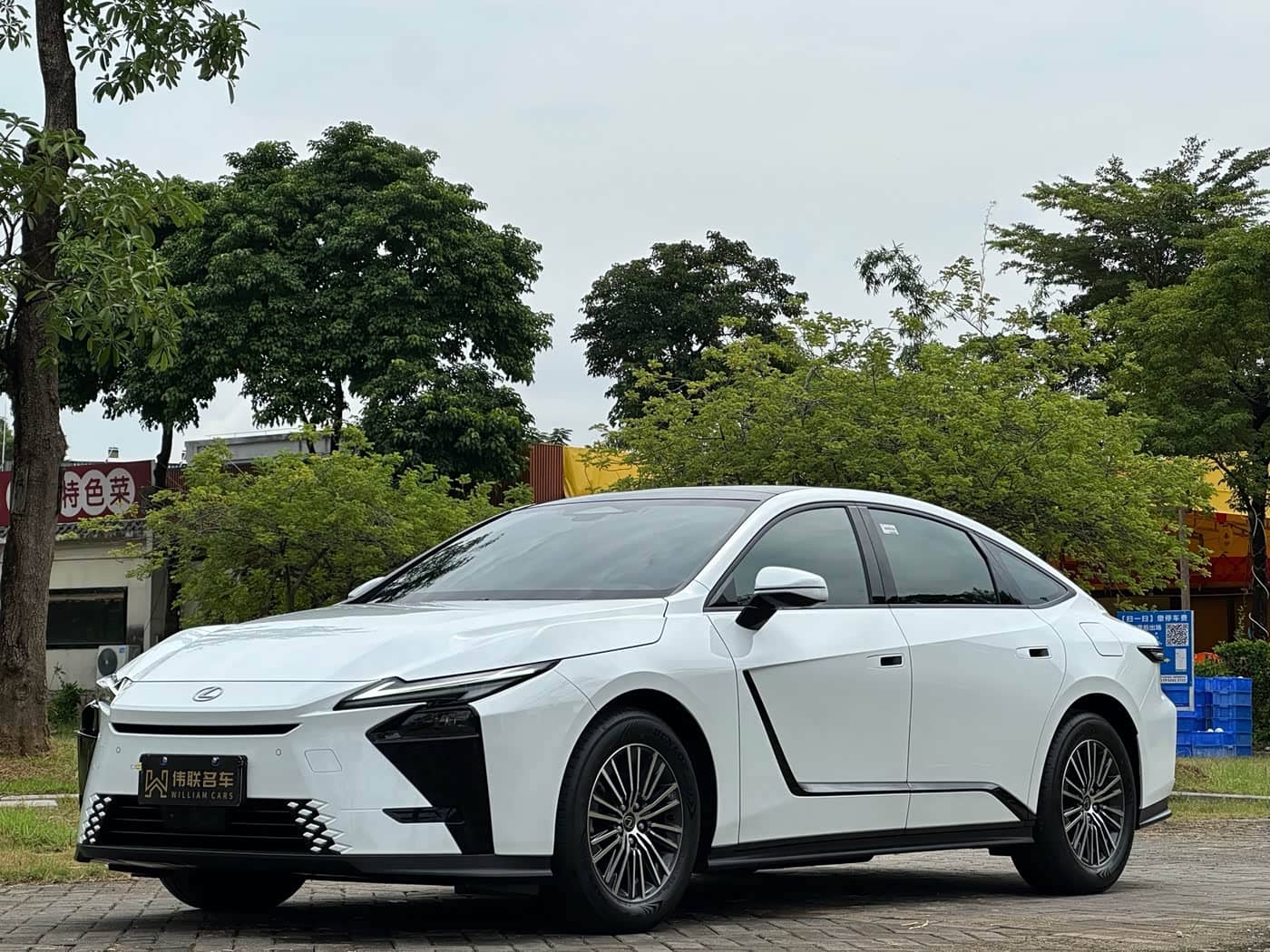 Lexus ES