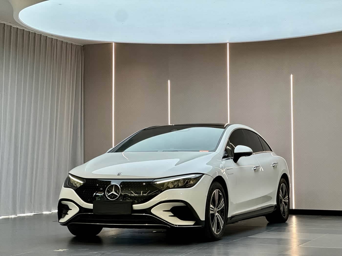 Mercedes-Benz EQE