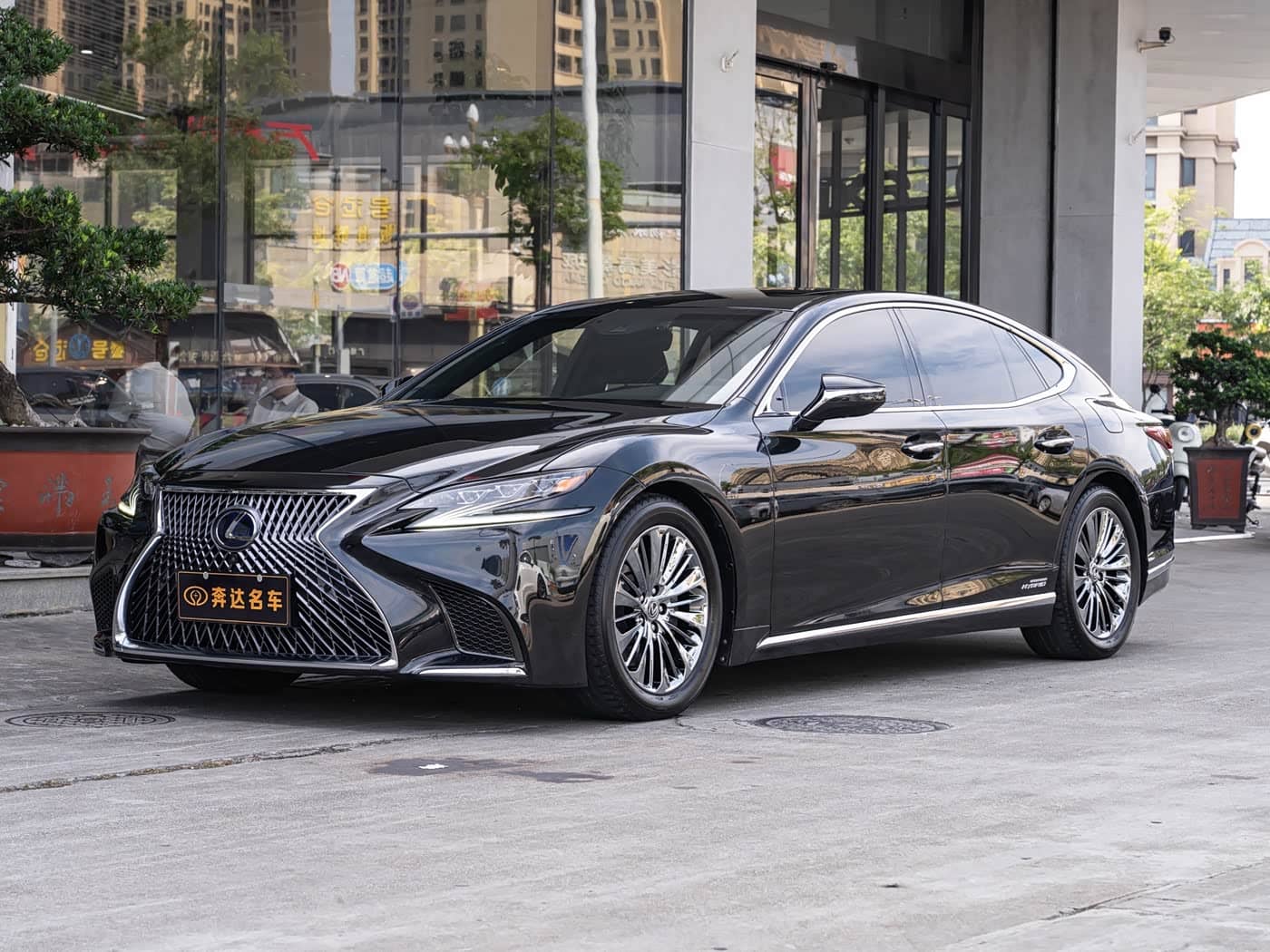 Lexus LS