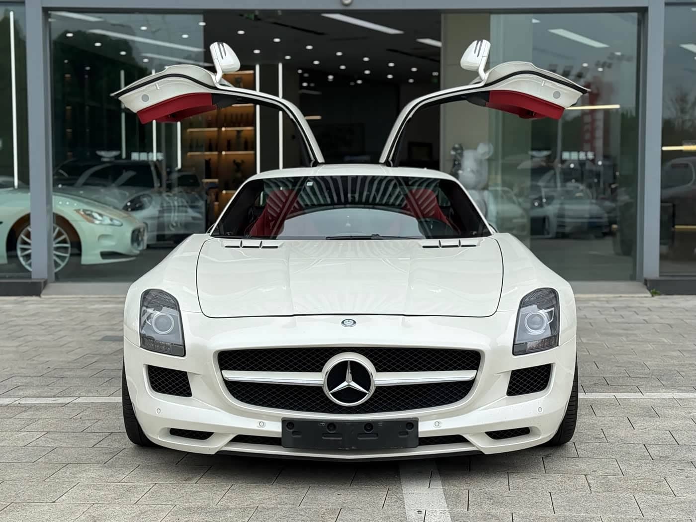 Mercedes-Benz SLS AMG
