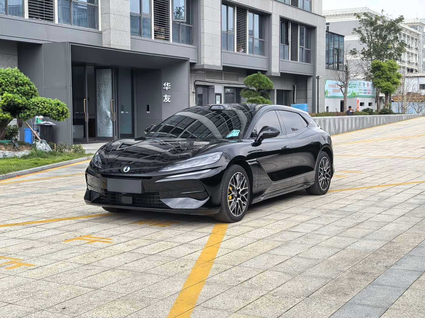 Denza Z9GT