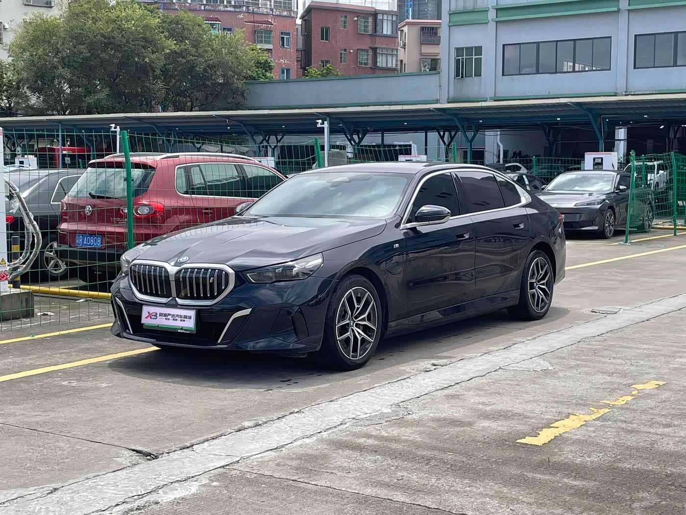 BMW i5
